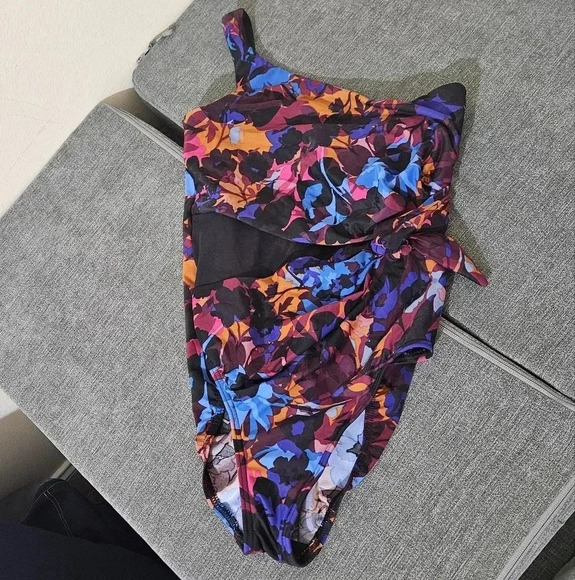 Miraclesuit Solstice Gem Swimsuit - Picture 1 of 9